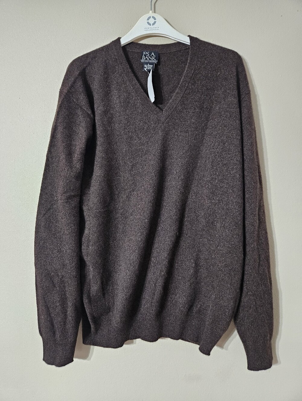 NWT! Jos A. Banks 100% Cashmere V Neck Sweater Large